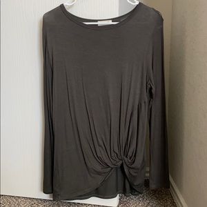 ARMY GREEN long sleeve (the pic looks gray ik)